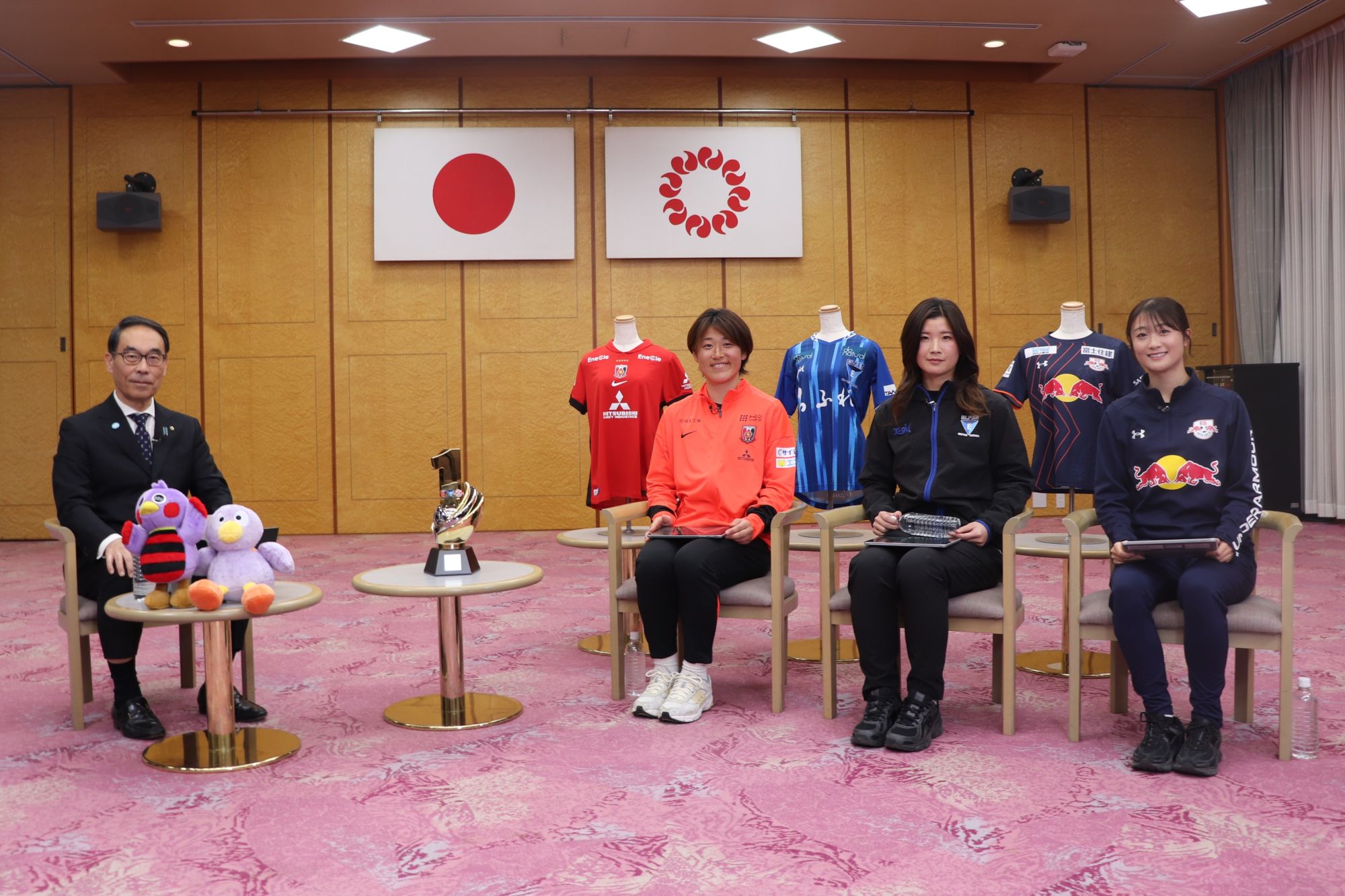 県内WEリーグ３チームの選手と大野知事のトーク番組を収録しました！